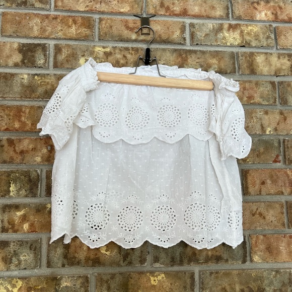 American Eagles Outfitters White Ruffle Shirt - Picture 5 of 10